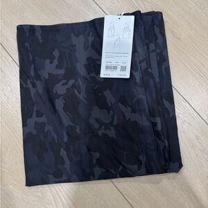 Lululemon Black Camouflage scarf